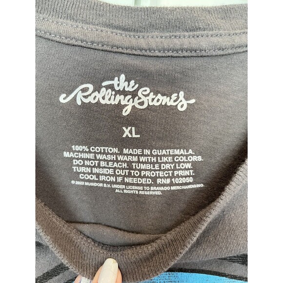 The Rolling Stones Tongue Lip Gray 2022 Musidor Bravado Rock Roll T-Shir… - Picture 3 of 3